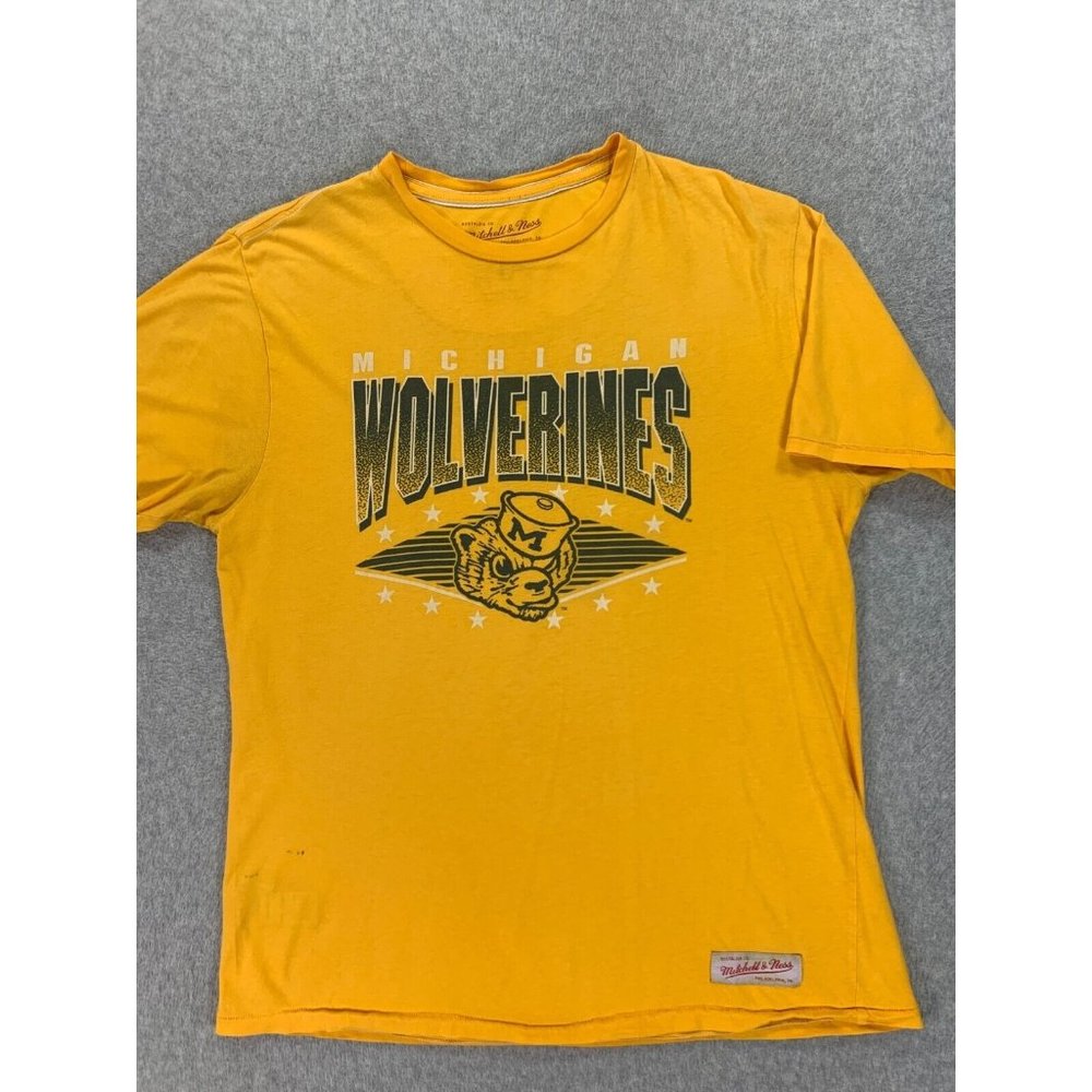 Michigan Wolverines Vintage Campus Short Sleeve Tee Shirt (Men's Large)‎ Yellow